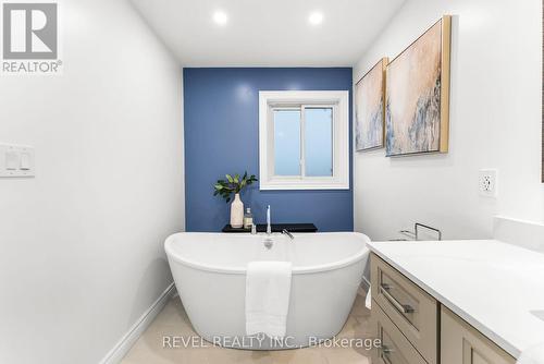 4 Howling Crescent, Ajax, ON - Indoor Photo Showing Bathroom