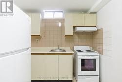 BSMT - 103 SPRING FOREST SQUARE  Toronto, ON M1S 4W7