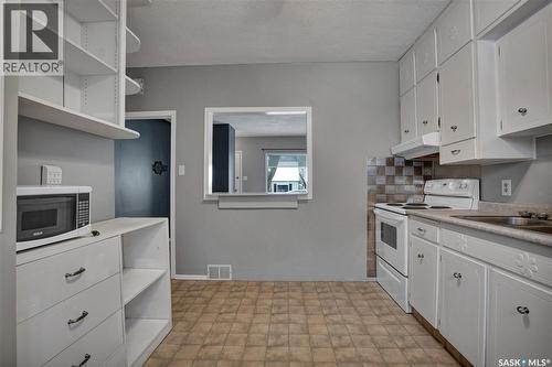 215 Isabella Street E, Saskatoon, SK - Indoor Photo Showing Kitchen