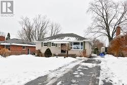 208 TROWBRIDGE AVENUE  London South (South D), ON N6J 3M3