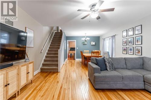 17 Macdonnell, Falconbridge, ON - Indoor Photo Showing Living Room