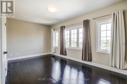 Large 2nd bedroom - 5784 Ironwood Street, Niagara Falls (Forestview), ON - Indoor Photo Showing Other Room