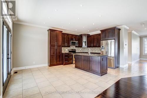 5784 Ironwood Street, Niagara Falls (Forestview), ON - Indoor Photo Showing Kitchen With Stainless Steel Kitchen