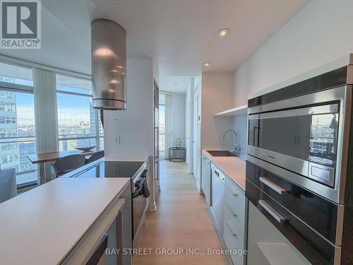 2807 - 38 Dan Leckie Way, Toronto, ON - Indoor Photo Showing Kitchen