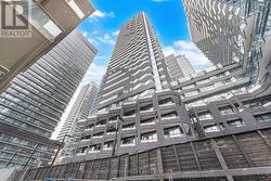 2012 - 110 BROADWAY AVENUE  Toronto, ON M4P 1V7