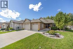 841 MANHATTAN DRIVE  Sarnia, ON N7S 0B4