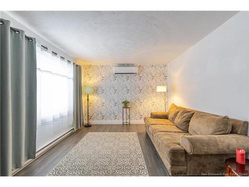 102 Mcminniman Crt, Fredericton, NB 