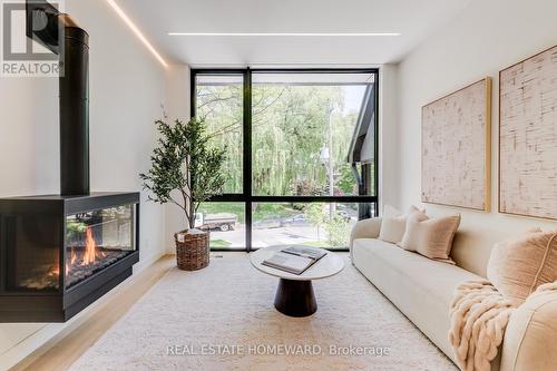 174 Kenilworth Avenue, Toronto, ON - Indoor With Fireplace