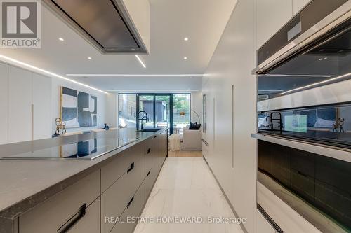 174 Kenilworth Avenue, Toronto, ON - Indoor Photo Showing Kitchen