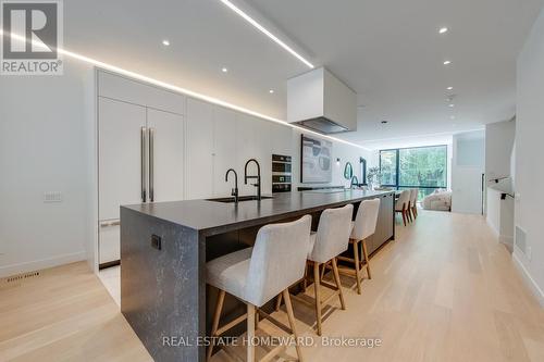 174 Kenilworth Avenue, Toronto, ON - Indoor