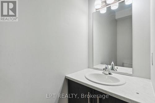 217 Louise Street, Welland, ON - Indoor Photo Showing Bathroom