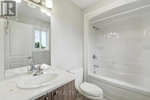 217 Louise Street, Welland, ON - Indoor Photo Showing Bathroom