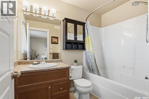 219 Henick Crescent, Saskatoon, SK - Indoor Photo Showing Bathroom