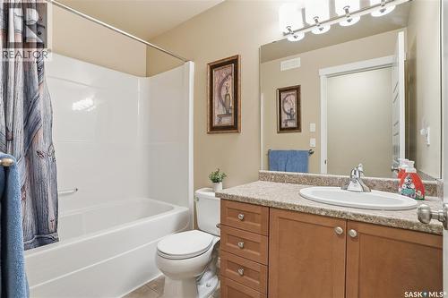 219 Henick Crescent, Saskatoon, SK - Indoor Photo Showing Bathroom