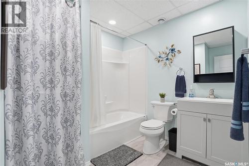 219 Henick Crescent, Saskatoon, SK - Indoor Photo Showing Bathroom
