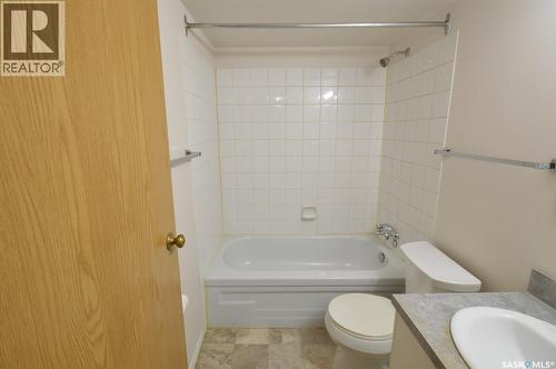 1122 425 115Th Street E, Saskatoon, SK - Indoor Photo Showing Bathroom