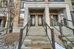 101 - 23 ELDORA AVENUE  Toronto, ON M2M 0B5