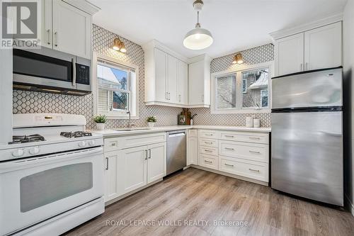56 John Street W, Waterloo, ON - Indoor Photo Showing Kitchen