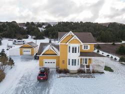 18 Allée Georgine  Les Îles-De-La-Madeleine, QC G4T 2X2