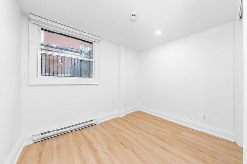 Bedroom - 2-4811 Av. Lacombe, Montréal (Côte-Des-Neiges/Notre-Dame-De-Grâce), QC - Indoor Photo Showing Other Room