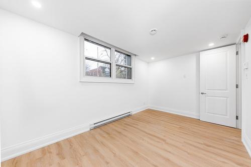 Primary bedroom - 2-4811 Av. Lacombe, Montréal (Côte-Des-Neiges/Notre-Dame-De-Grâce), QC - Indoor Photo Showing Other Room