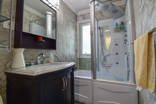 Bathroom - 5201 Rue Honoré-Beaugrand, Montréal (Mercier/Hochelaga-Maisonneuve), QC - Indoor Photo Showing Bathroom