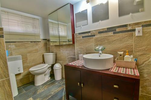 Bathroom - 5201 Rue Honoré-Beaugrand, Montréal (Mercier/Hochelaga-Maisonneuve), QC - Indoor Photo Showing Bathroom