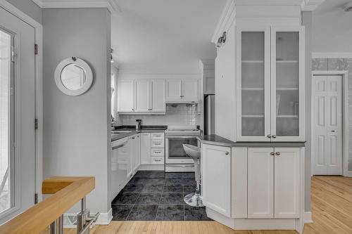 Cuisine - 8490 Boul. Mathieu, Québec (Charlesbourg), QC - Indoor Photo Showing Kitchen