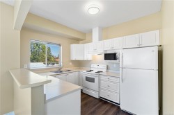 207-125 McCarter St  Parksville, BC V9P 2H6