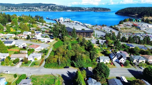 565 Brechin Rd, Nanaimo, BC 