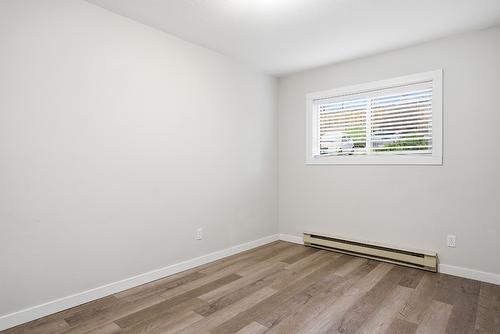 16-3413 Okanagan Avenue, Vernon, BC - Indoor Photo Showing Other Room