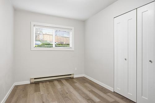 16-3413 Okanagan Avenue, Vernon, BC - Indoor Photo Showing Other Room
