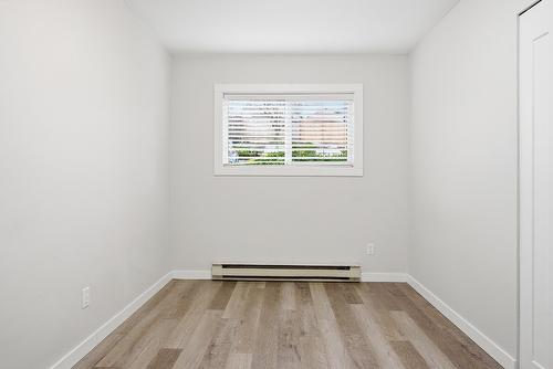16-3413 Okanagan Avenue, Vernon, BC - Indoor Photo Showing Other Room