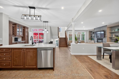 181 Springview Drive, Hamilton, ON - Indoor Photo Showing Kitchen
