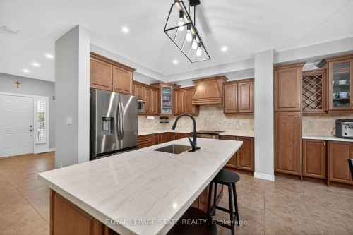 181 Springview Drive, Hamilton, ON - Indoor Photo Showing Kitchen