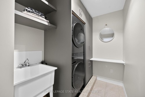 181 Springview Drive, Hamilton, ON - Indoor Photo Showing Laundry Room