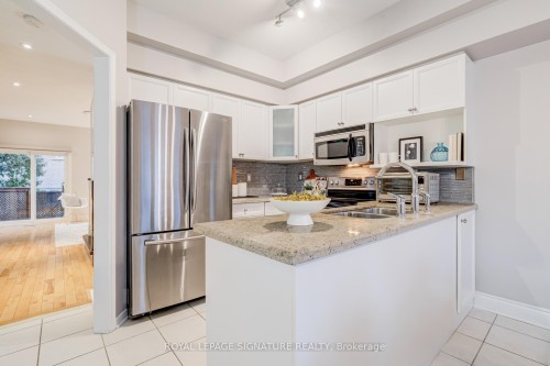 97 Harbourview Crescent, Toronto, ON - Indoor Photo Showing Kitchen With Stainless Steel Kitchen With Double Sink With Upgraded Kitchen