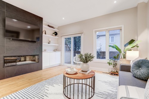 97 Harbourview Crescent, Toronto, ON - Indoor Photo Showing Living Room With Fireplace
