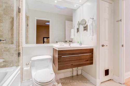 97 Harbourview Crescent, Toronto, ON - Indoor Photo Showing Bathroom
