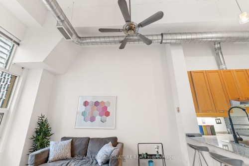 404-135 Dalhousie Street, Toronto, ON - Indoor