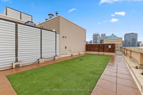 404-135 Dalhousie Street, Toronto, ON - Outdoor