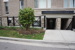 209-10 Dunsheath Way  Markham, ON L6B 0A3
