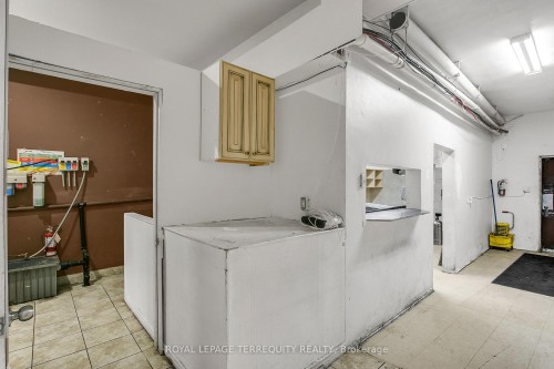 1680 St Clair Avenue W, Toronto, ON 