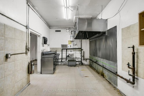 1680 St Clair Avenue W, Toronto, ON 