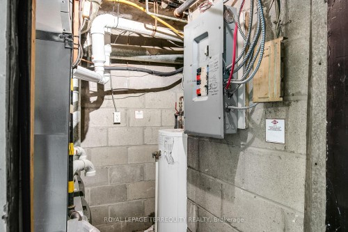 1680 St Clair Avenue W, Toronto, ON 