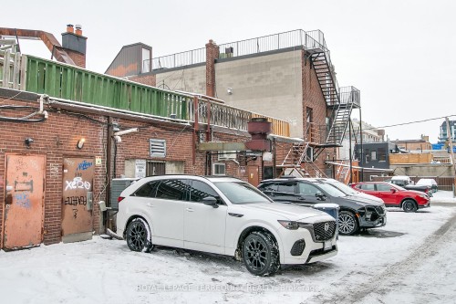 1680 St Clair Avenue W, Toronto, ON 