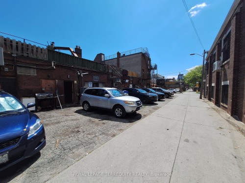 1680 St Clair Avenue W, Toronto, ON 