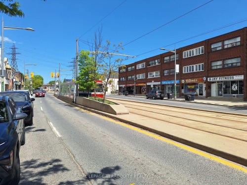 1680 St Clair Avenue W, Toronto, ON 