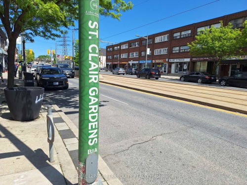 1680 St Clair Avenue W, Toronto, ON 