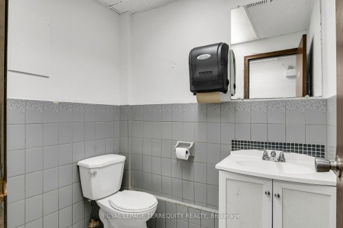 1680 St Clair Avenue W, Toronto, ON 